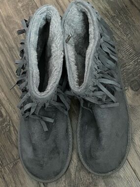 Women's Gray Suede Fringe slippers